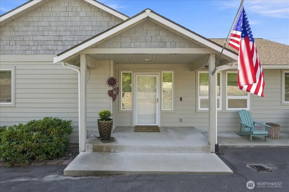 75 Coral Street Manson, WA 98831