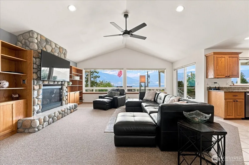 75 Coral Street Manson, WA 98831