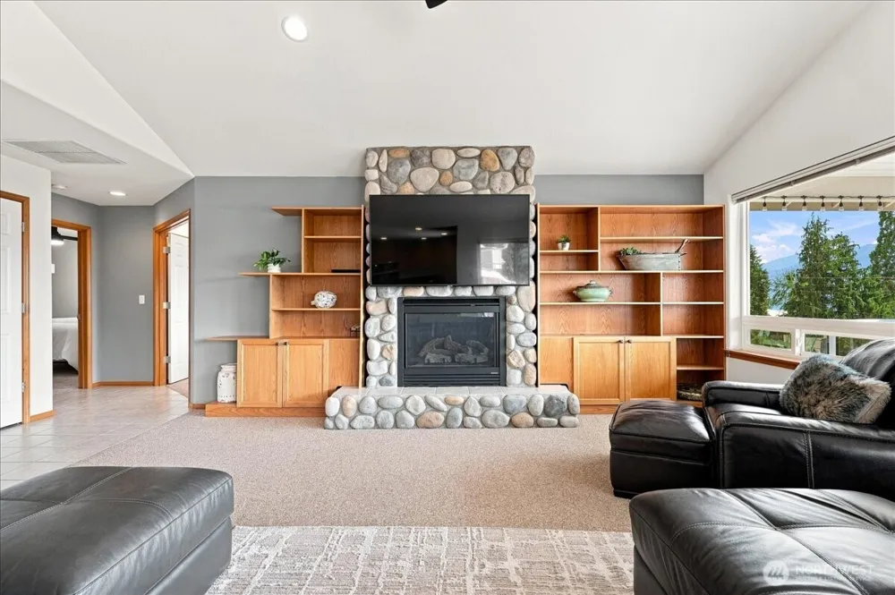 75 Coral Street Manson, WA 98831