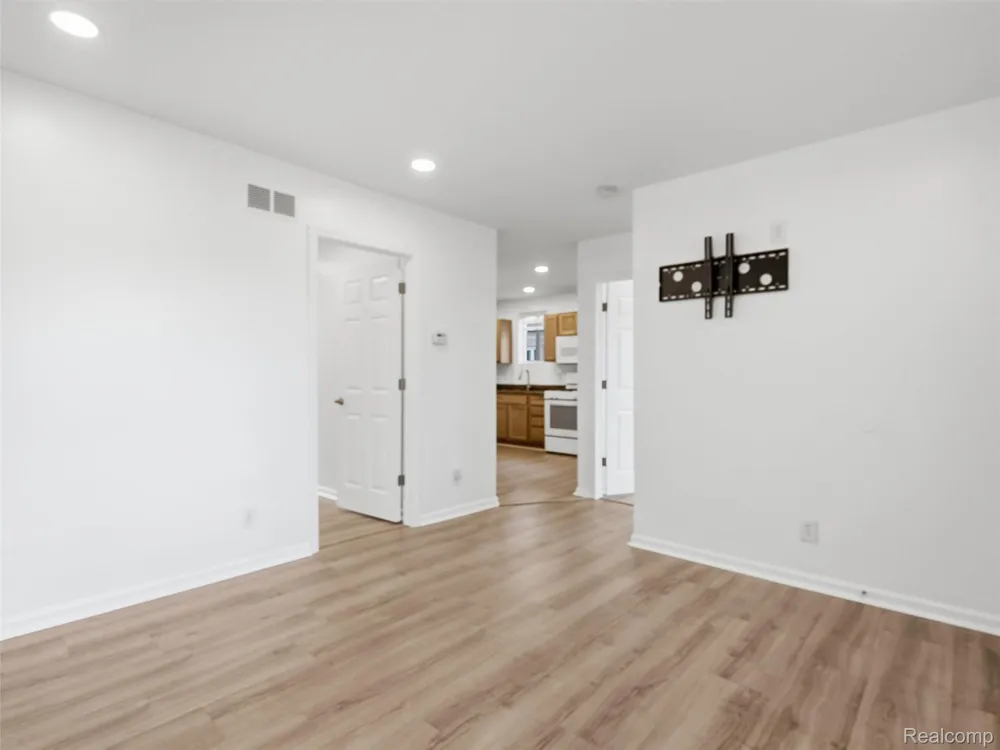 26545 Brush Street Madison Heights City, MI 48071