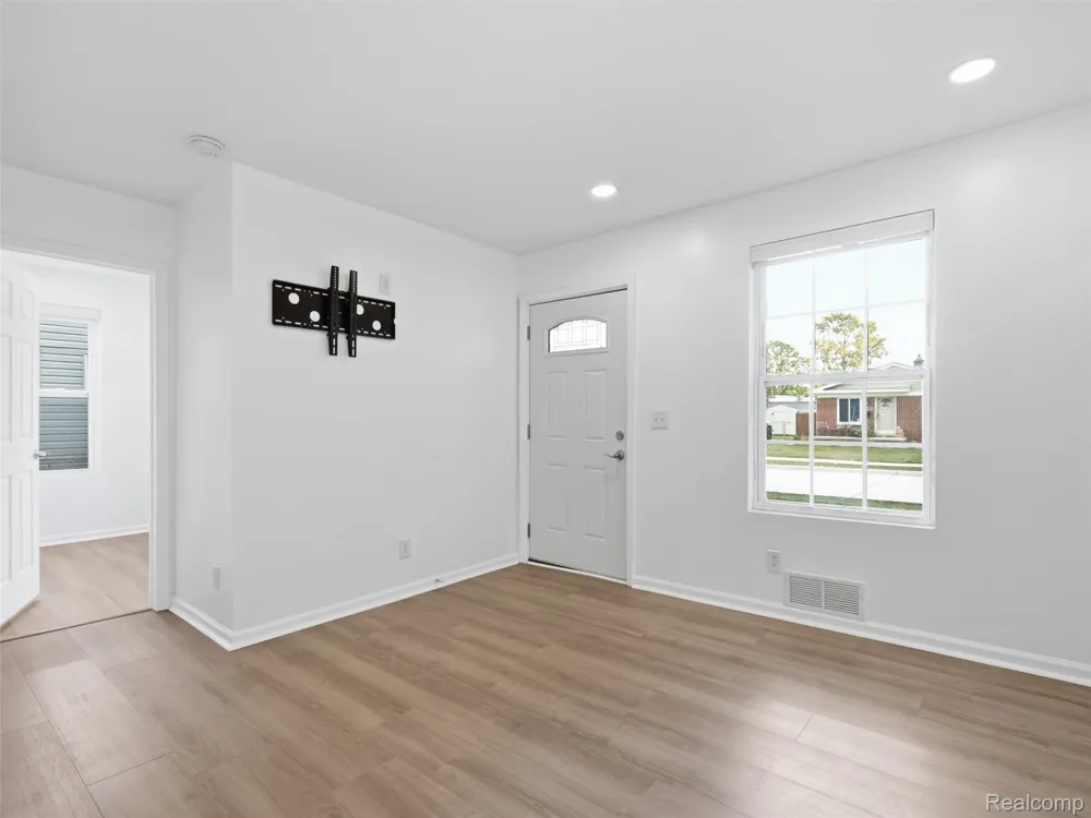 26545 Brush Street Madison Heights City, MI 48071