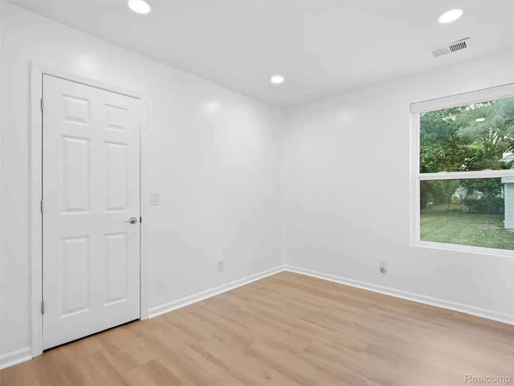 26545 Brush Street Madison Heights City, MI 48071