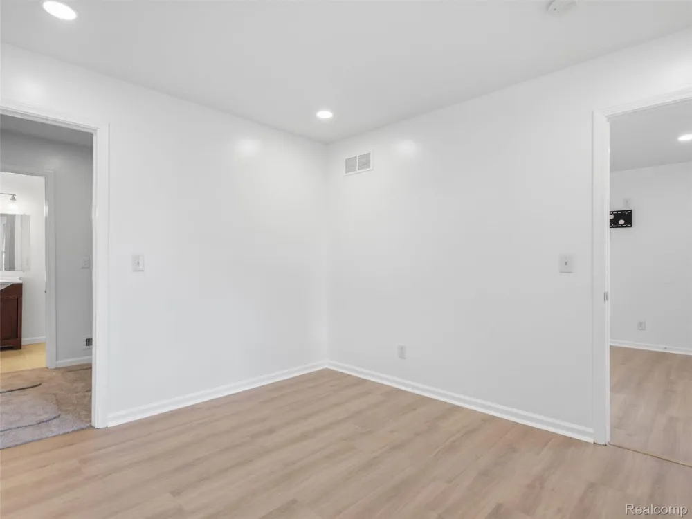 26545 Brush Street Madison Heights City, MI 48071
