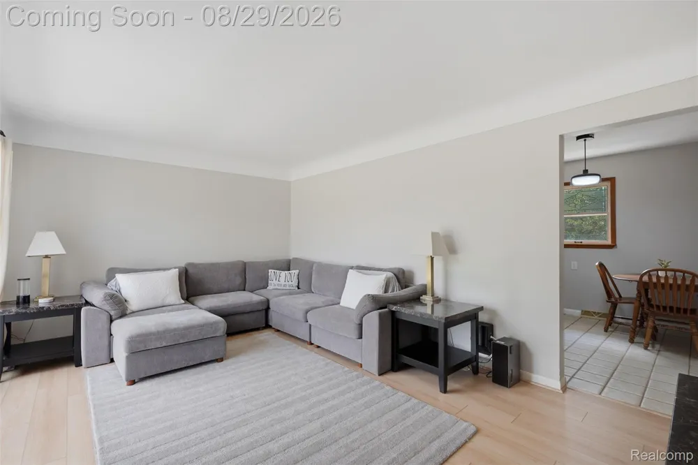 61305 Fairland Drive Lyon Charter Township, MI 48178