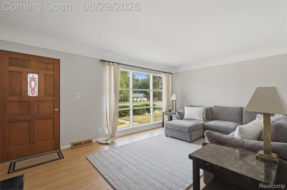 61305 Fairland Drive Lyon Charter Township, MI 48178