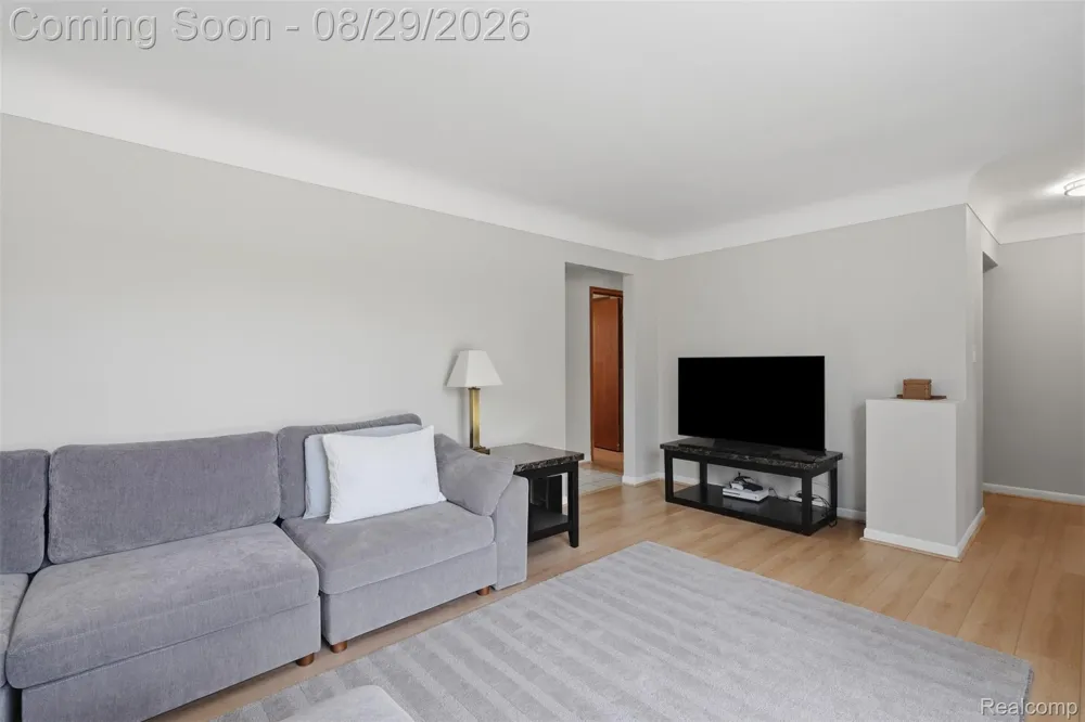 61305 Fairland Drive Lyon Charter Township, MI 48178