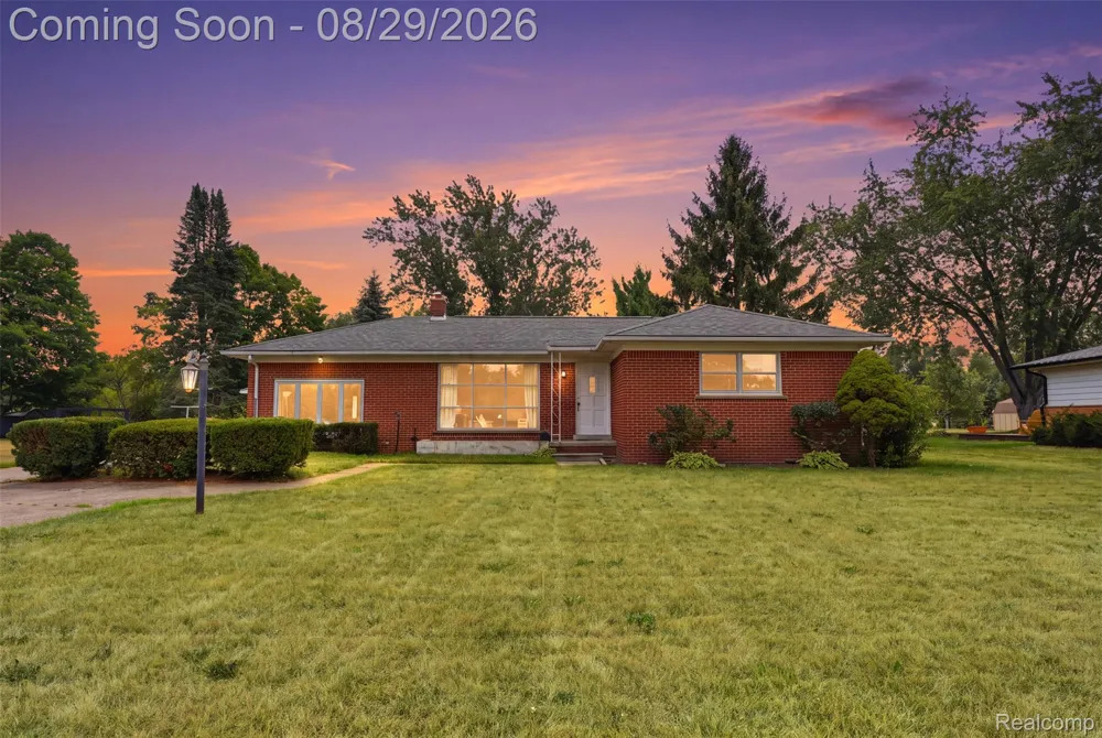 61305 Fairland Drive Lyon Charter Township, MI 48178