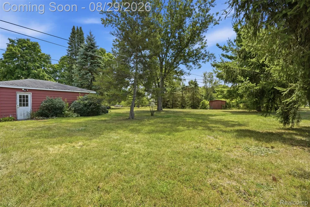 61305 Fairland Drive Lyon Charter Township, MI 48178