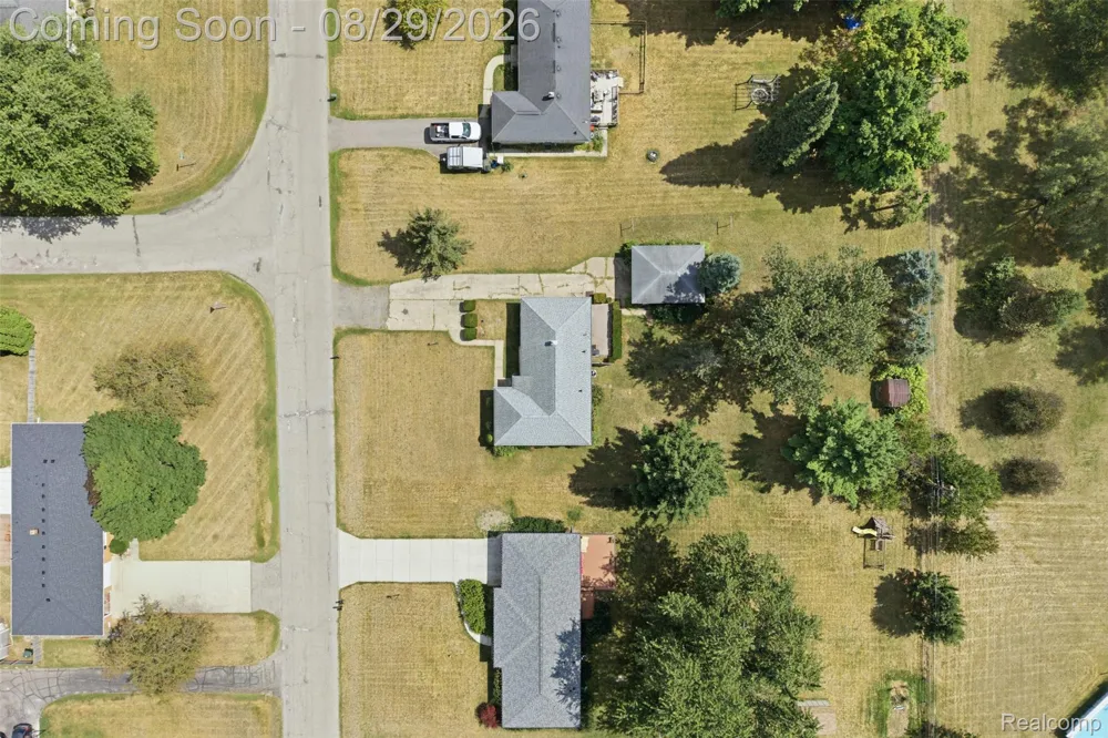 61305 Fairland Drive Lyon Charter Township, MI 48178