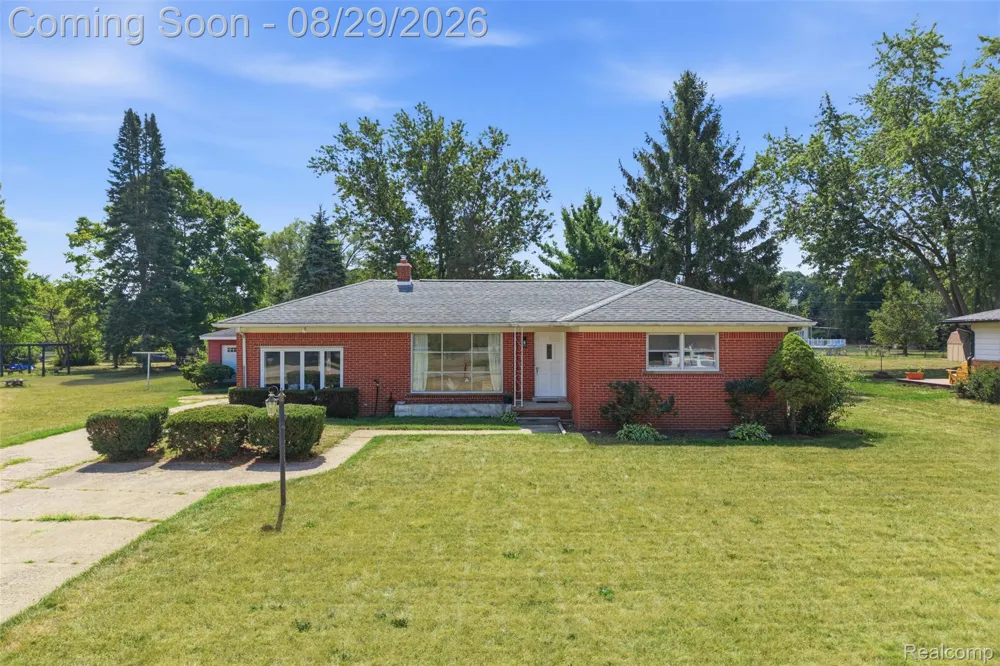 61305 Fairland Drive Lyon Charter Township, MI 48178