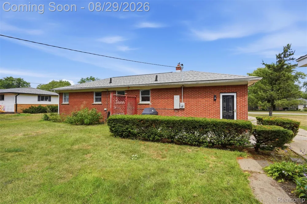 61305 Fairland Drive Lyon Charter Township, MI 48178