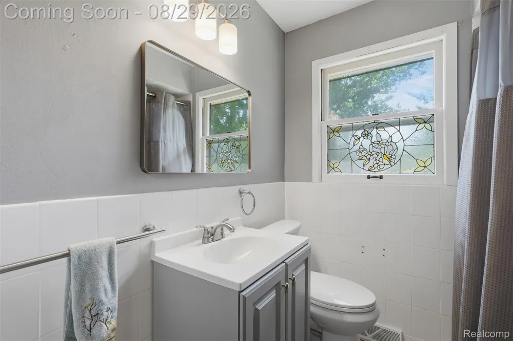 61305 Fairland Drive Lyon Charter Township, MI 48178