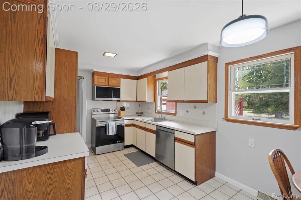 61305 Fairland Drive Lyon Charter Township, MI 48178