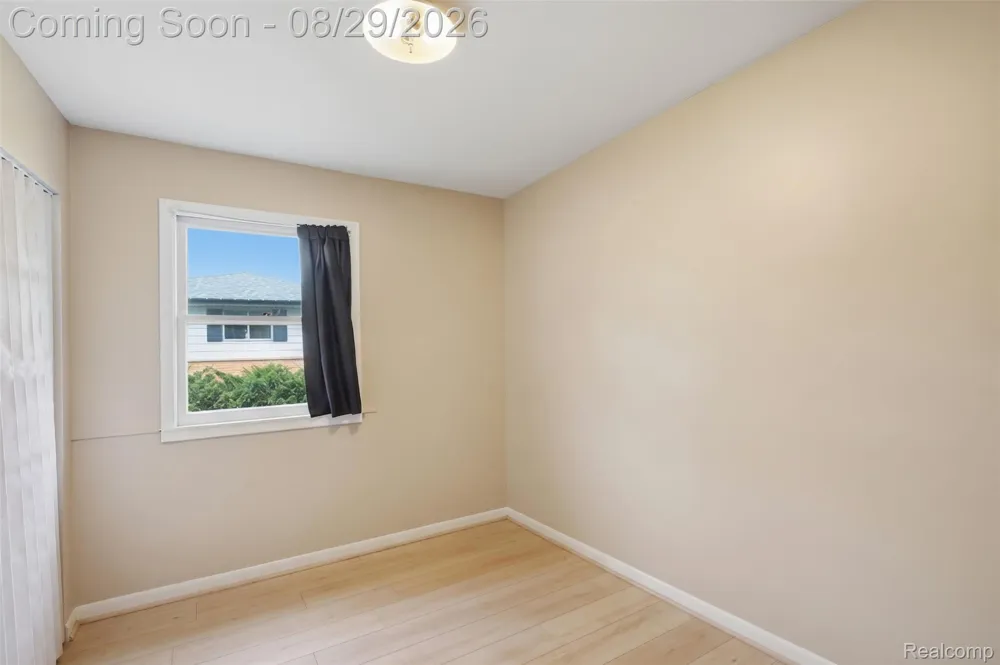 61305 Fairland Drive Lyon Charter Township, MI 48178