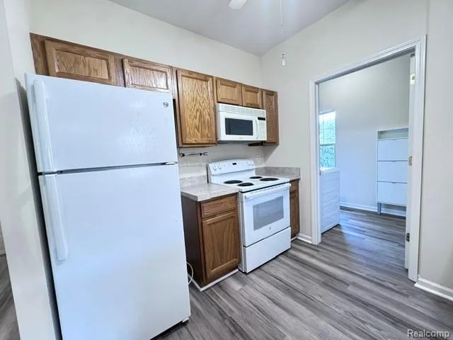 488 Village Drive Walled Lake City, MI 48390