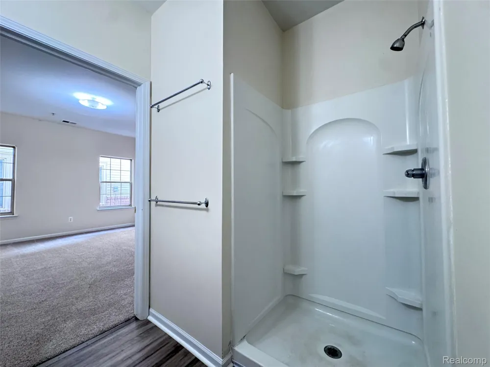 488 Village Drive Walled Lake City, MI 48390