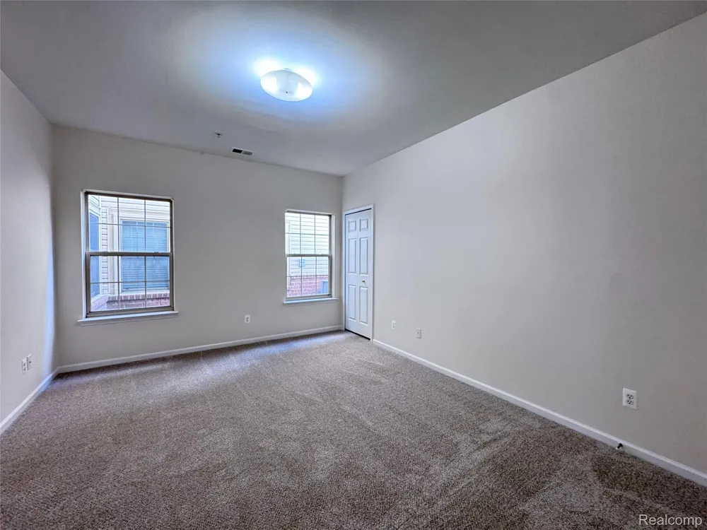 488 Village Drive Walled Lake City, MI 48390