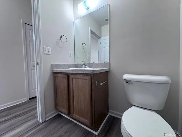488 Village Drive Walled Lake City, MI 48390