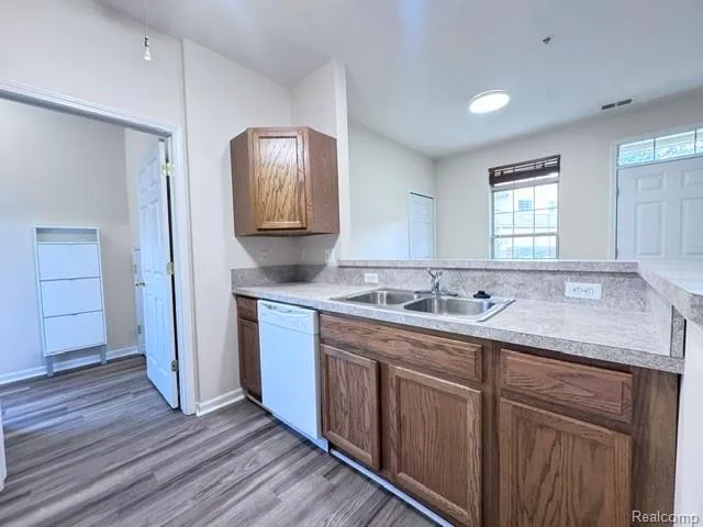 488 Village Drive Walled Lake City, MI 48390
