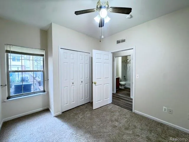 488 Village Drive Walled Lake City, MI 48390