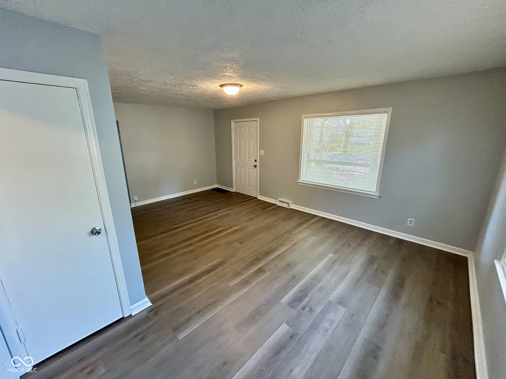 5456 E 17th Street Indianapolis, IN 46218