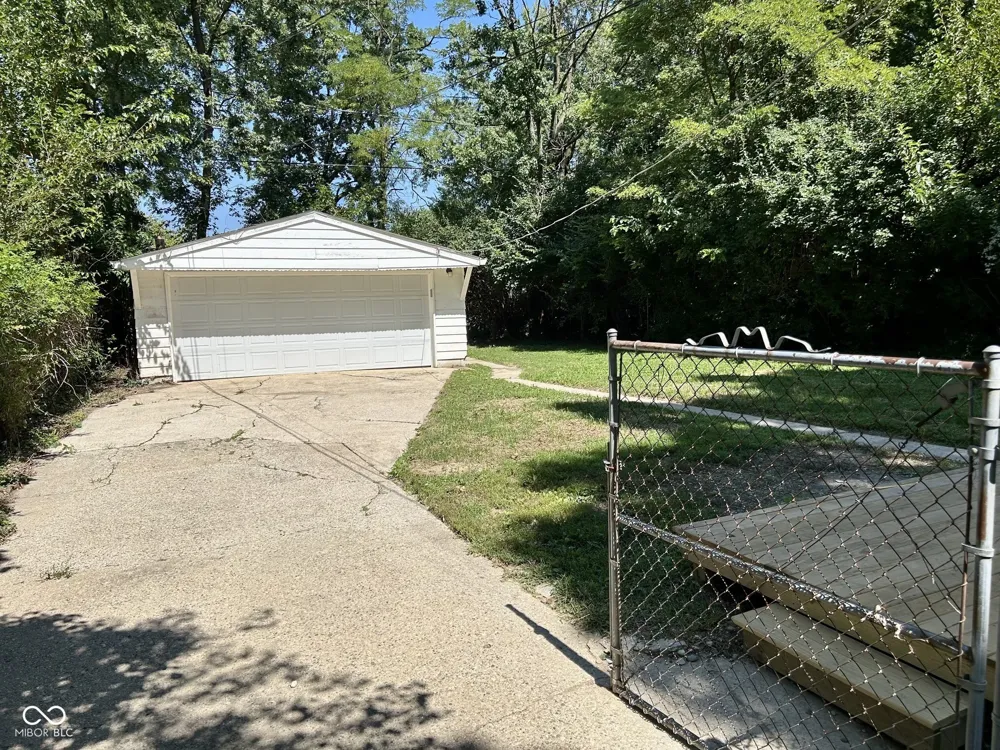 5456 E 17th Street Indianapolis, IN 46218