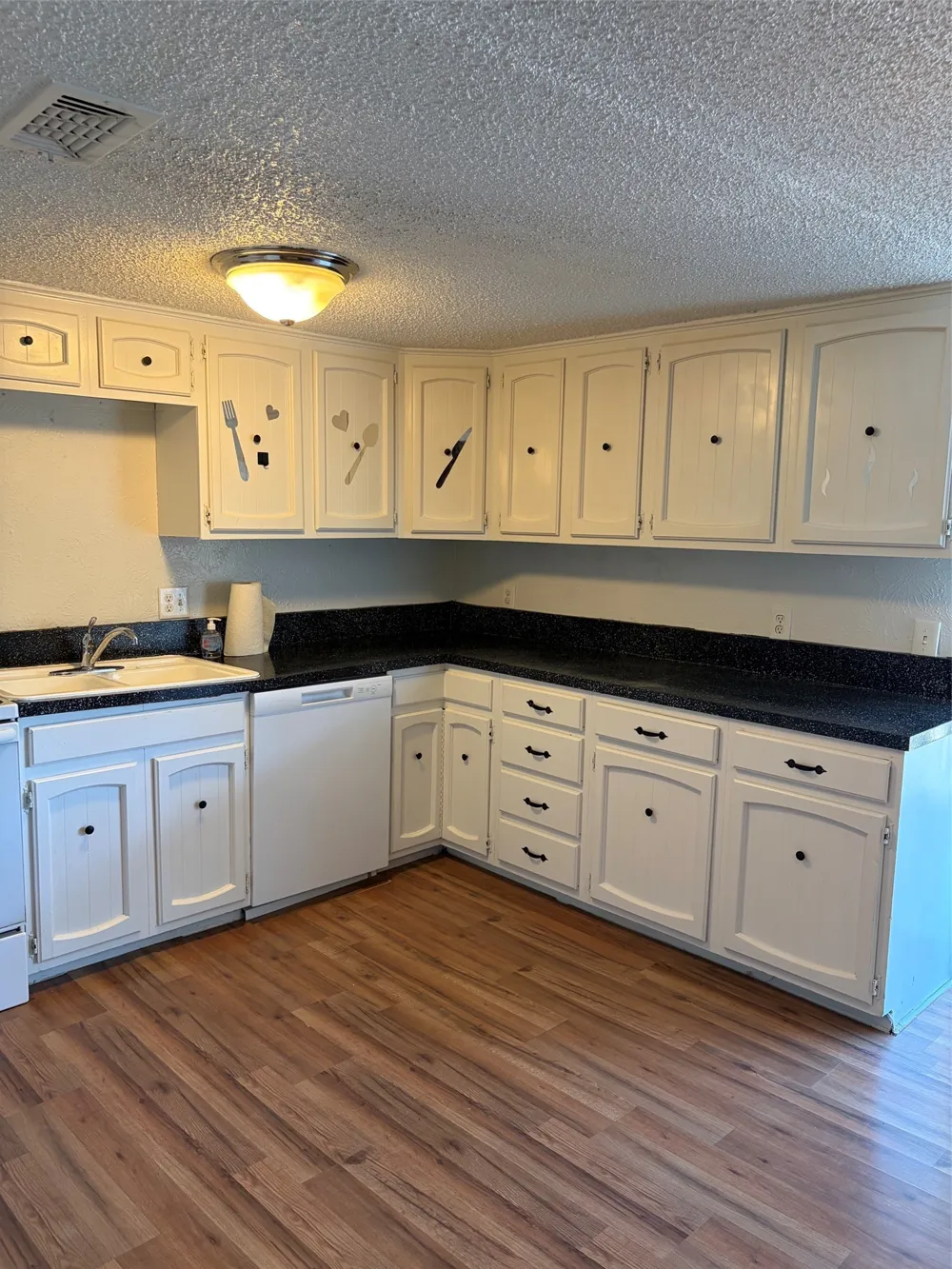 2126 Fleur De Lis Court Arlington, TX 76012