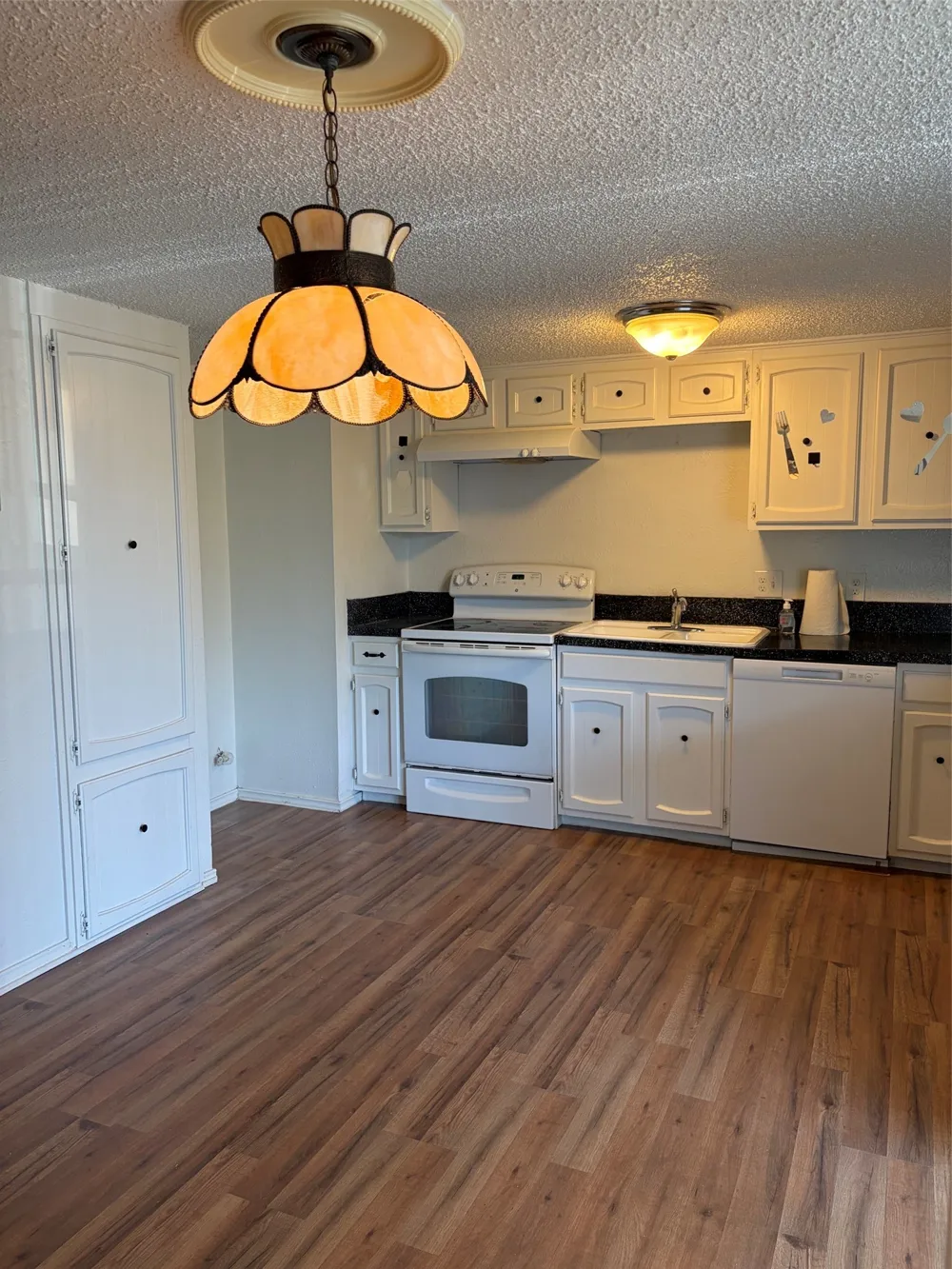 2126 Fleur De Lis Court Arlington, TX 76012