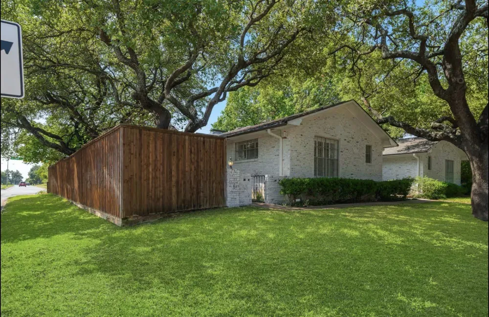 9003 Villa Park Circle Dallas, TX 75225