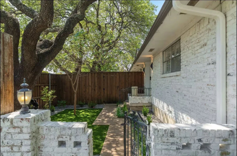 9003 Villa Park Circle Dallas, TX 75225