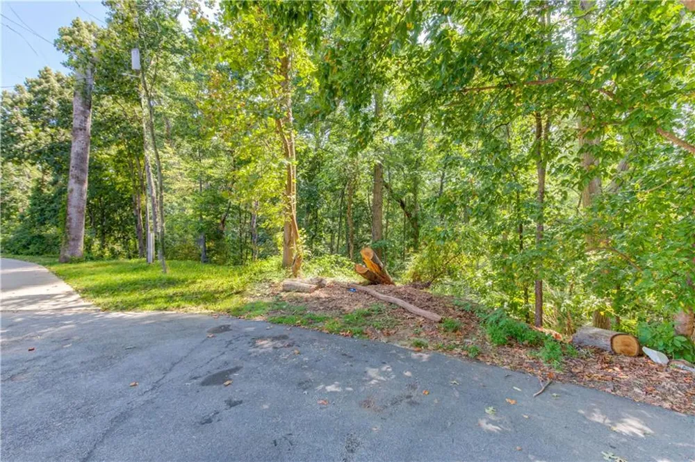 4300 Holiday Heights Drive Oakwood, GA 30566