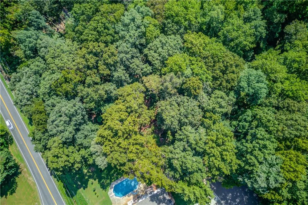 4300 Holiday Heights Drive Oakwood, GA 30566