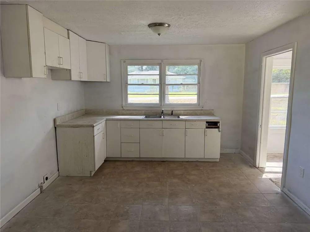 53 Howell Drive SW Atlanta, GA 30331