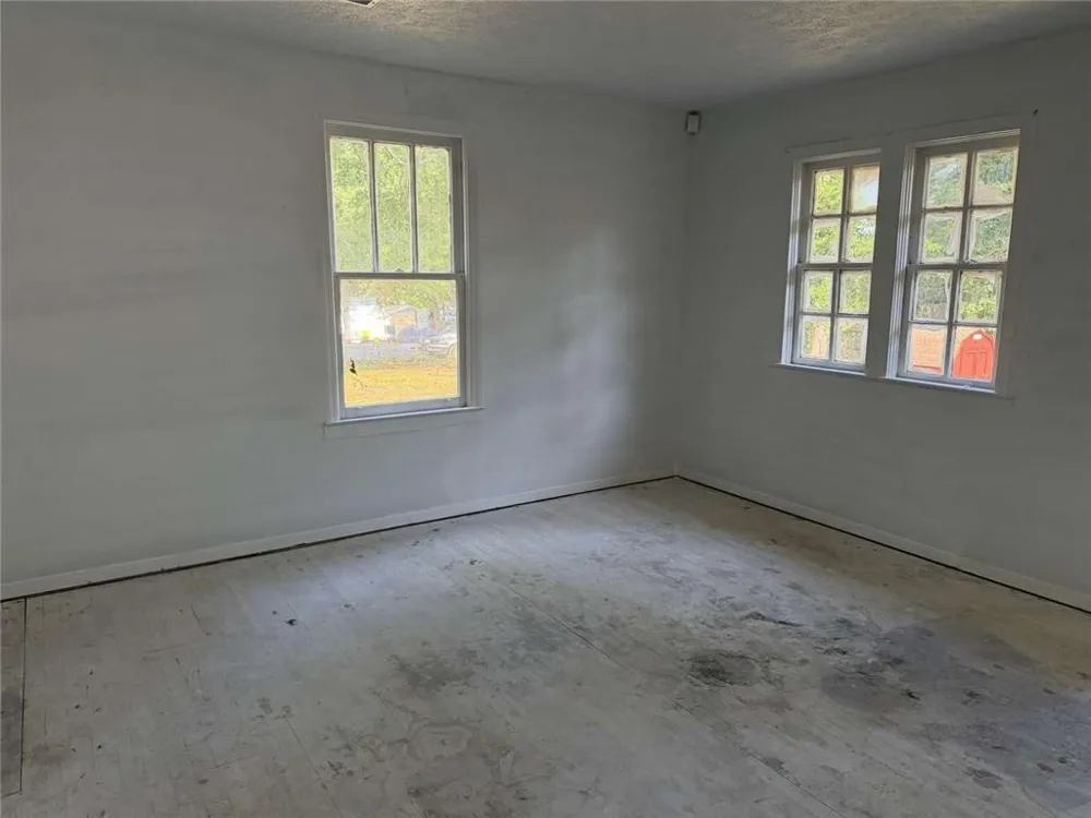 53 Howell Drive SW Atlanta, GA 30331