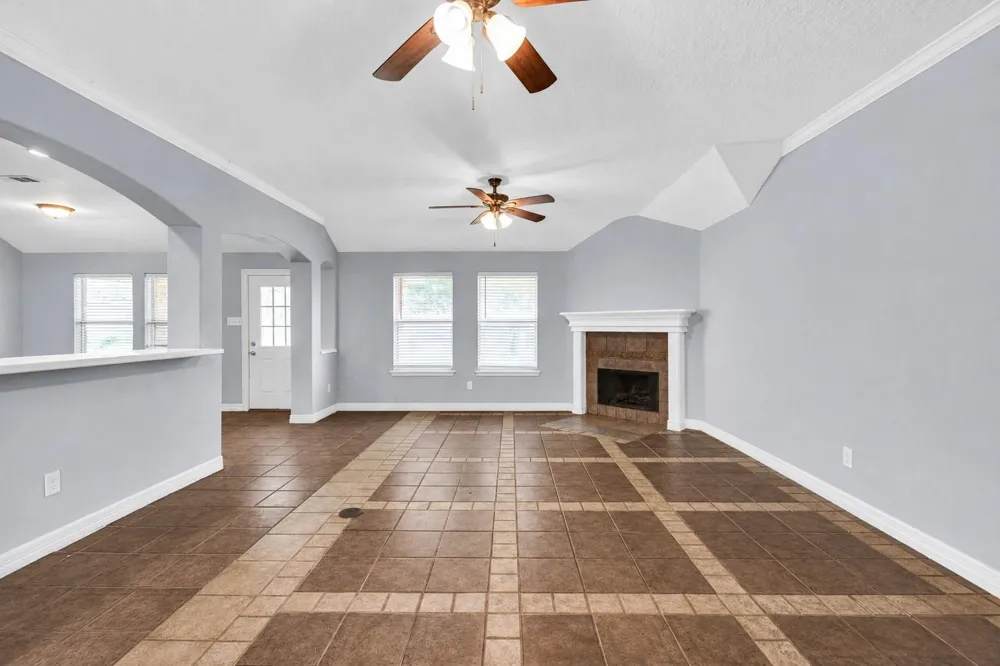 7411 Augusta Lane Rosharon, TX 77583