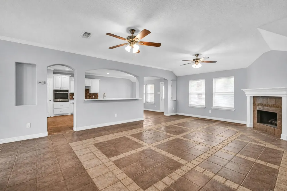 7411 Augusta Lane Rosharon, TX 77583