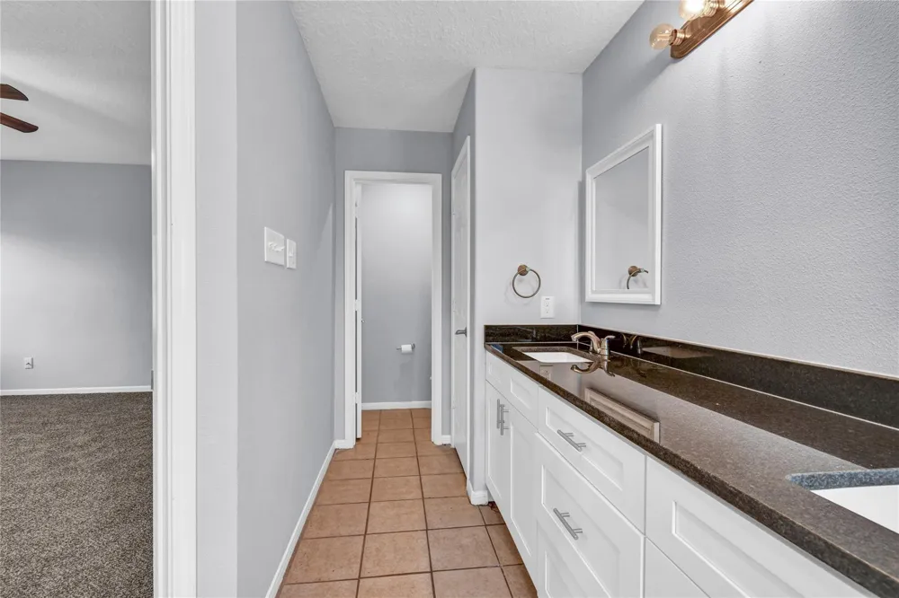 7411 Augusta Lane Rosharon, TX 77583