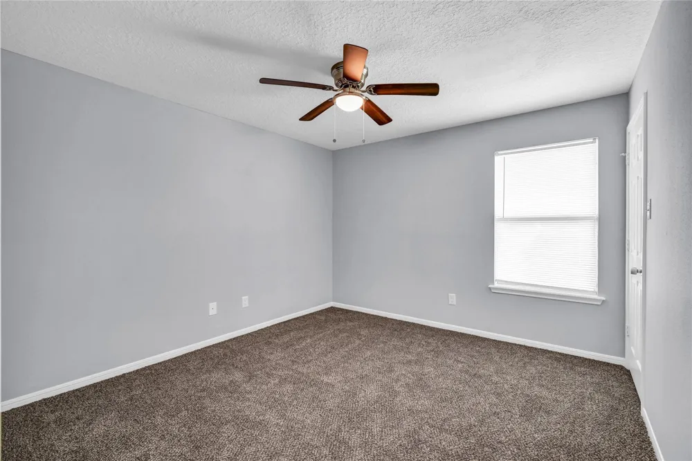 7411 Augusta Lane Rosharon, TX 77583