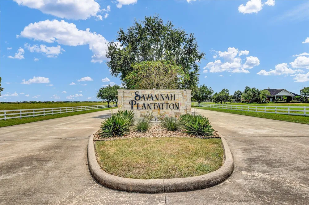 7411 Augusta Lane Rosharon, TX 77583