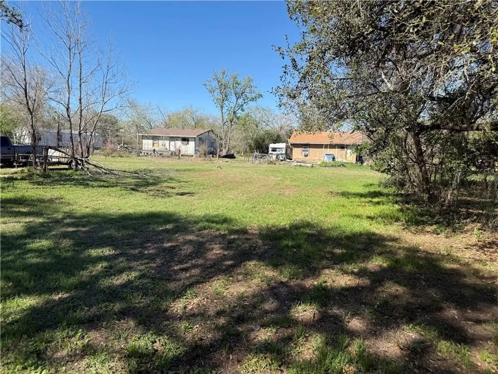 706 Grant Street Cuero, TX 77954