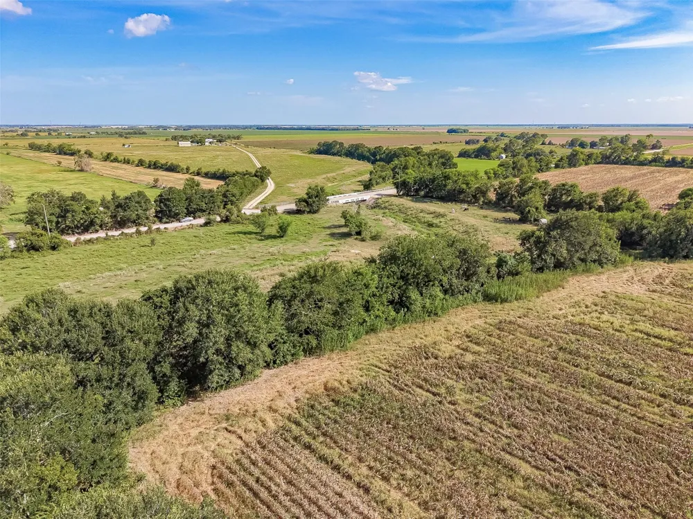 10542 Walker Road Beasley, TX 77417