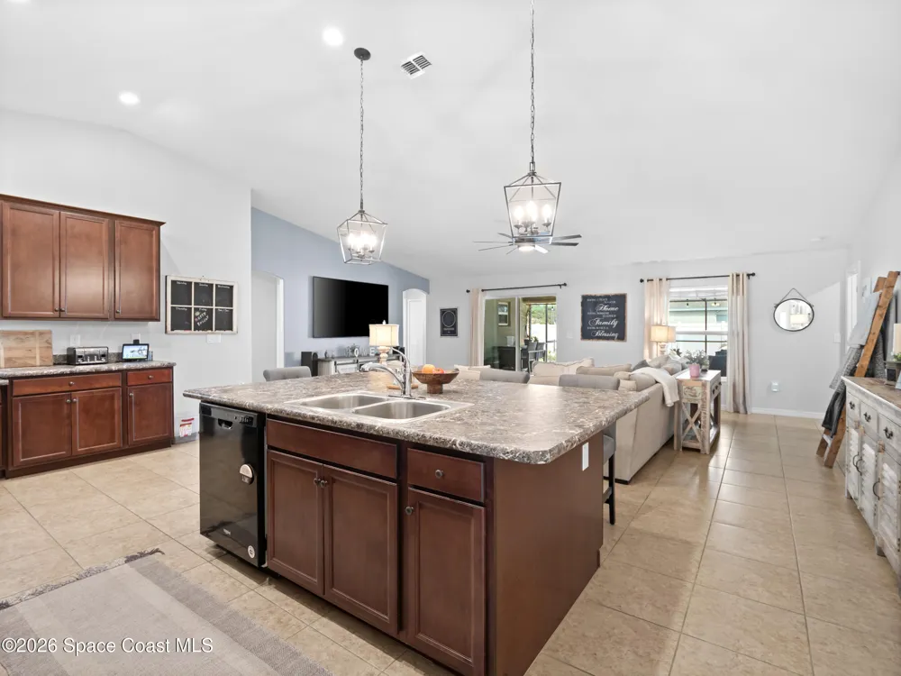 563 Alesio Avenue SE Palm Bay, FL 32909