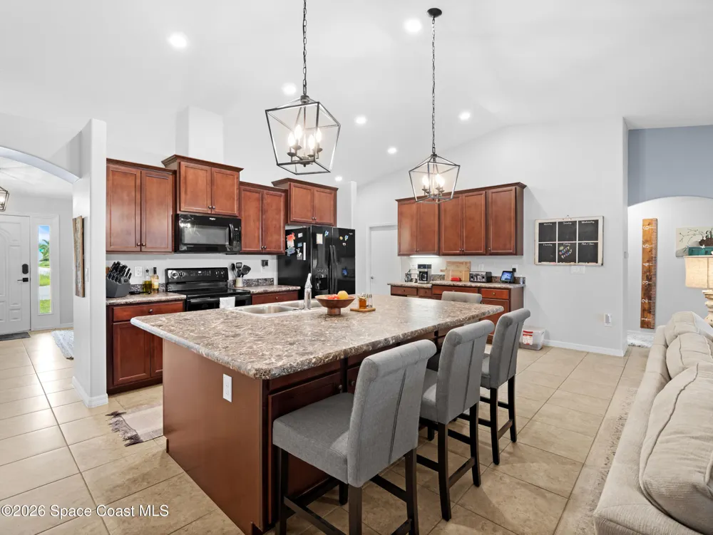 563 Alesio Avenue SE Palm Bay, FL 32909