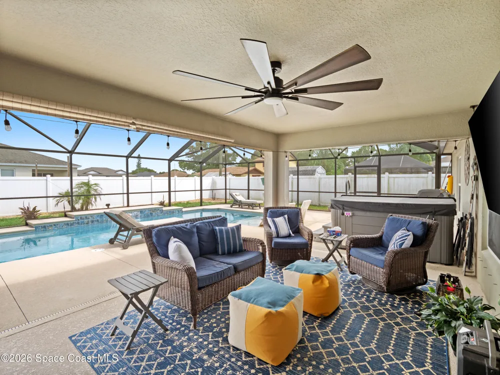 563 Alesio Avenue SE Palm Bay, FL 32909