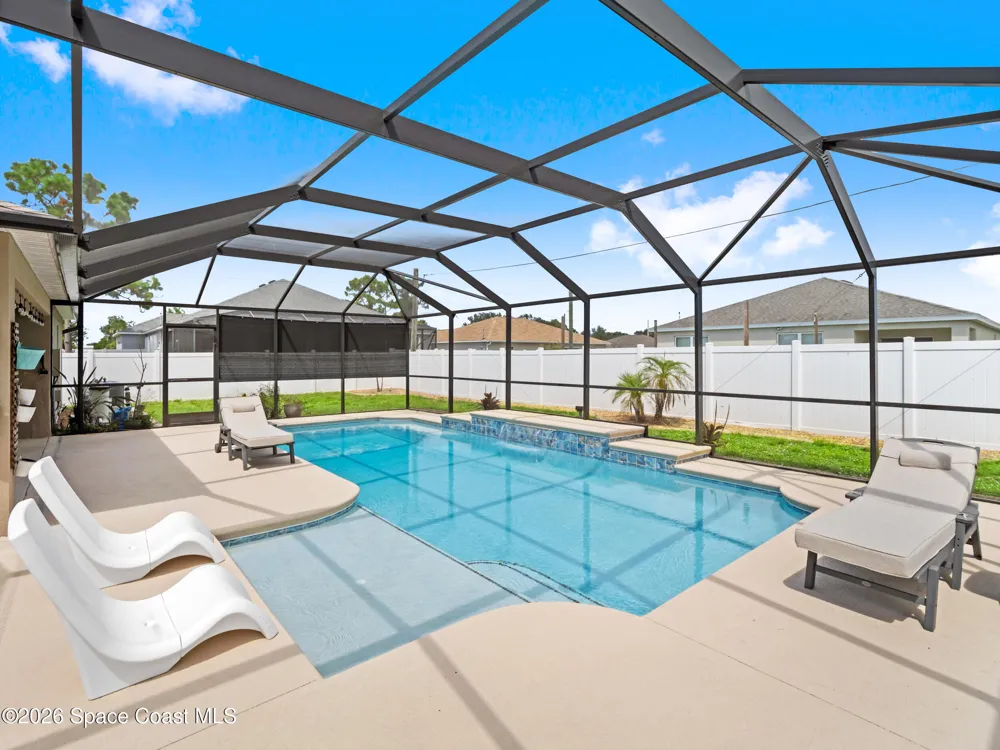 563 Alesio Avenue SE Palm Bay, FL 32909
