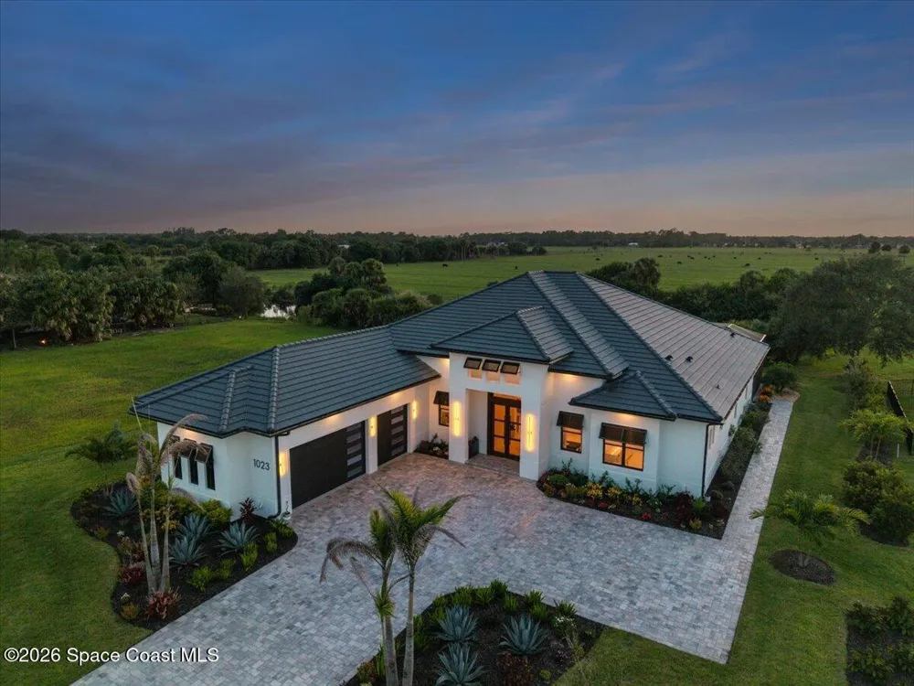 1023 W Polo Grounds Drive Vero Beach, FL 32966