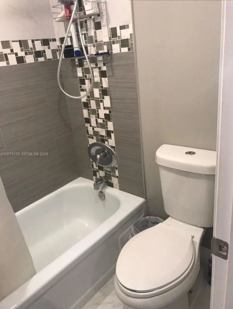 6901 Environ Blvd #5F Lauderhill, FL 33319