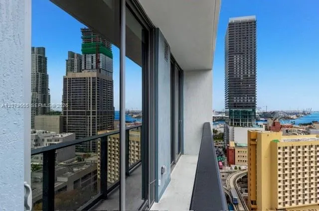 121 NE 5th St #2002 Miami, FL 33132