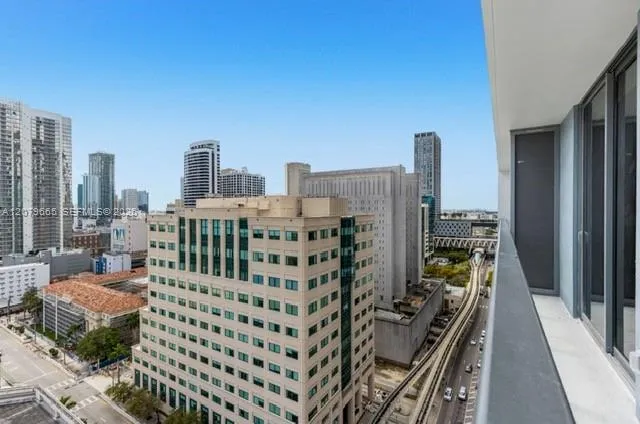121 NE 5th St #2002 Miami, FL 33132