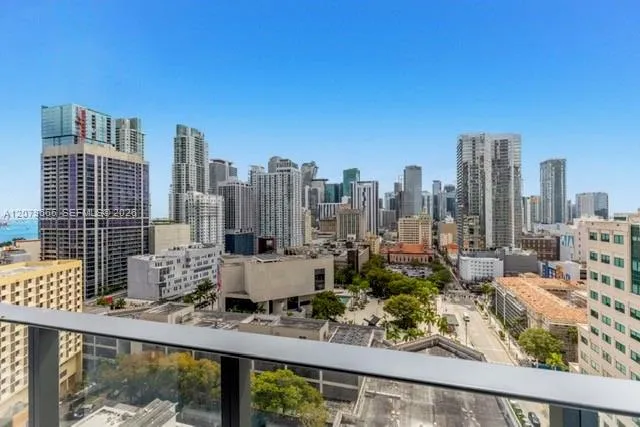121 NE 5th St #2002 Miami, FL 33132